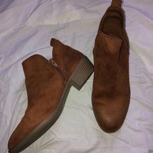 AE Oak Ankle Booties